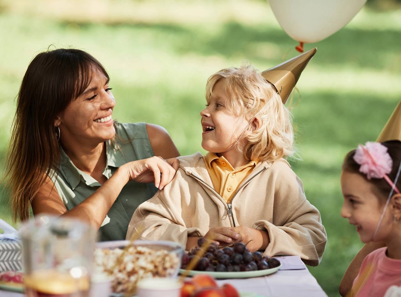 დაუვიწყარი დღესასწაული იწყება ლისის ჯადოსნურ ტყეში